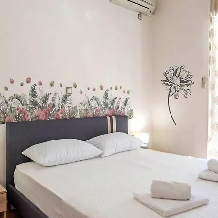 Sweet In Zografou Apartment